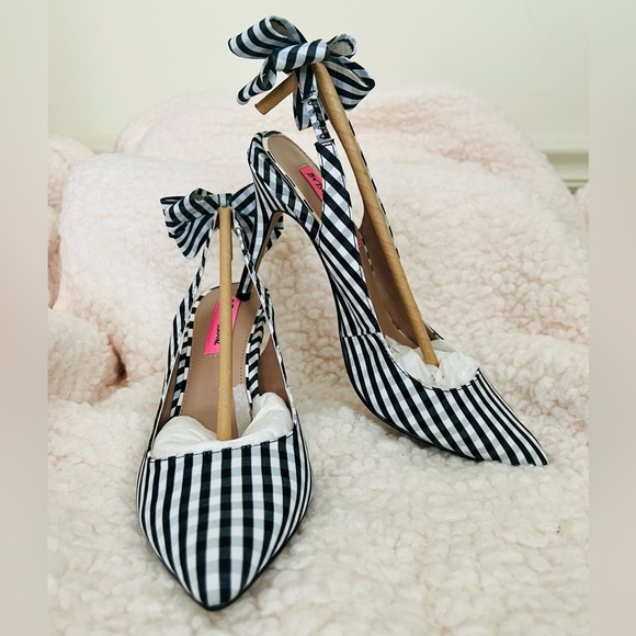 Betsey Johnson Gingham Black and White Heels with Slingback & Decorative Bow 7.5 - Picture 4 of 12
